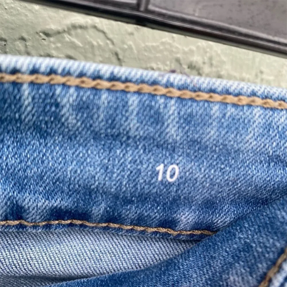 St. John's Bay Women's Straight Leg Jeans Size 10 Blue Mid-Rise 5-Pocket